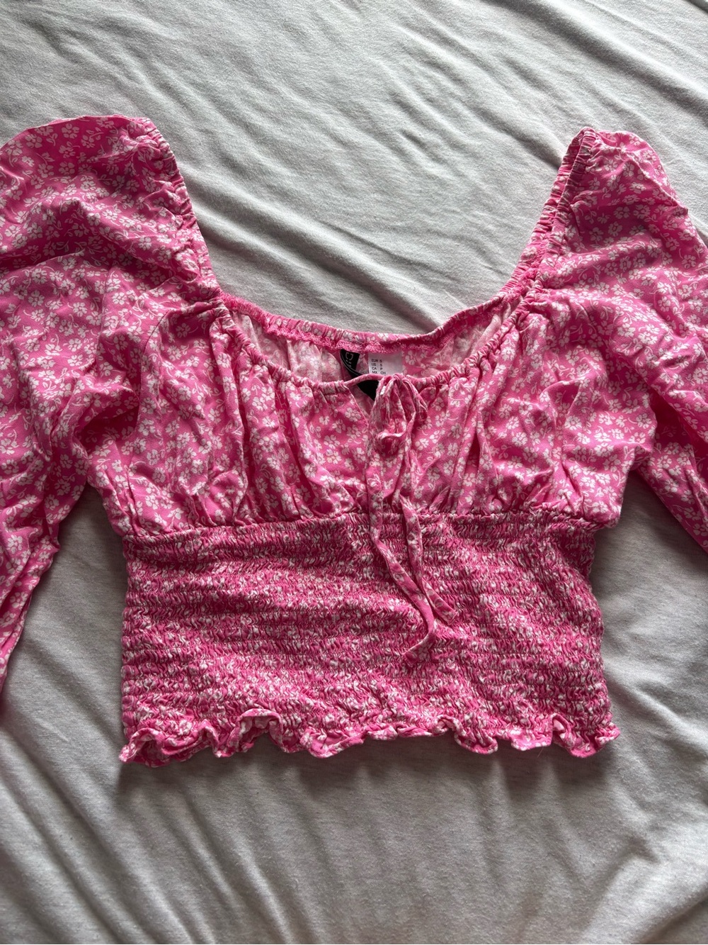 H&M Pink Floral Smocked Crop Top with Puff Sleeves